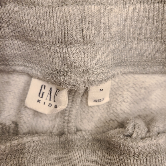 GAP Boys Shorts - Picture 3 of 4